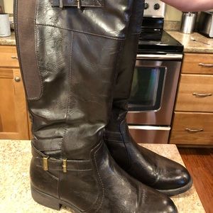Women’s brown boots